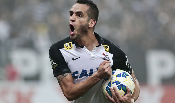 Cobiçado pelo Corinthians, Renato Augusto define situação para 2020